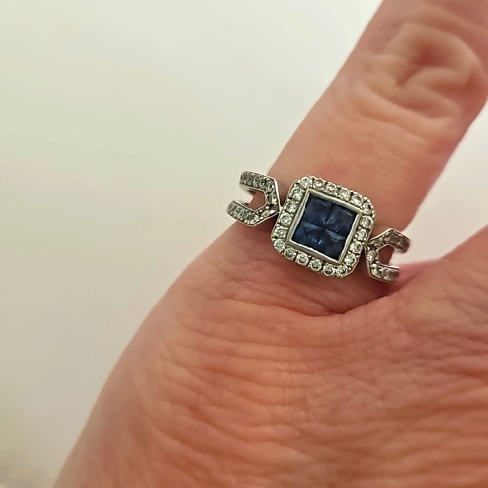 14kt white gold sapphire and diamond ring